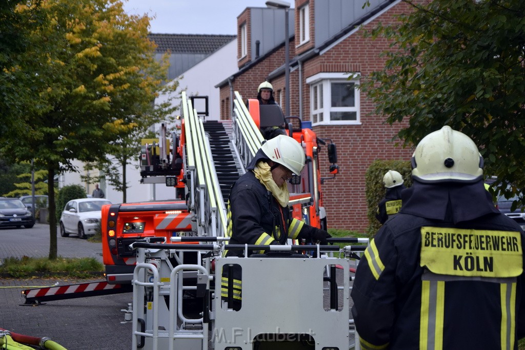 Feuer 2 Y Koeln Suerth Elisabeth Selbertstr P203.JPG - Miklos Laubert